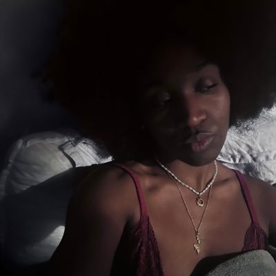 fragilecrush's profile picture. to float like an asteroid