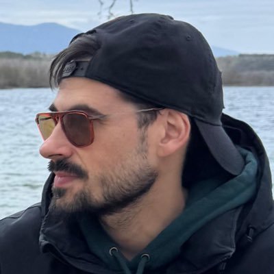 duckoding's profile picture. C# developer 👨🏻‍💻 SCUBA diver 🤿 Dad 🍼