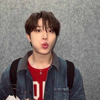 dayweww's profile picture. 