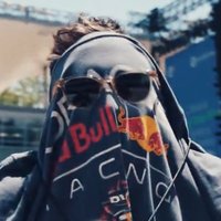 ani (@helnikk) 's Twitter Profile
