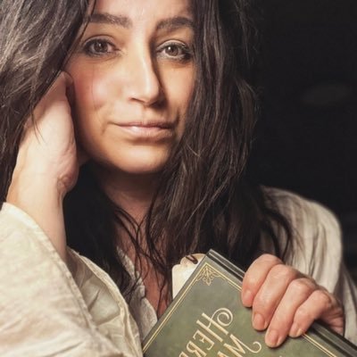 Jennwithapen's profile picture. Author & Poet #amquerying #amwriting