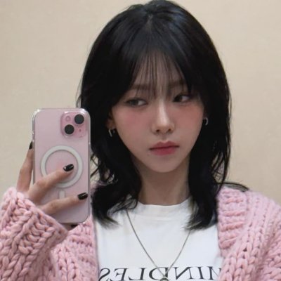 wininuninu's profile picture. nulis apapun, kadang #cyraardian kadang juga #cyrananta, ada yang baru #gayatrigilang