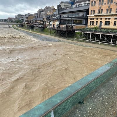 t6s2k3's profile picture. 資本主義の犬、というより番犬です