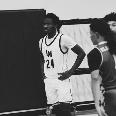 aka (Jlusk 6’3 ‘205 ,3.0 gpa ),unsigned bucket crew ⛹🏾♂️🏆La marque hs ‘ 🎓 2025 eyes above guard chasing mentality dreams🍿💫. #24