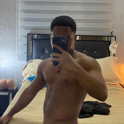 🤴🏿I'm just a sexy boy with a nice dick. MAIN ACCOUNT @pr1nc3papi