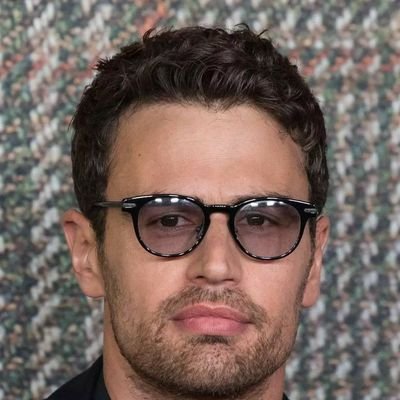 TheoJames283221's profile picture. 