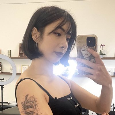 Lead Concept Artist working in games.
Character/environment designer, illustrator, and matcha addict🍵
▸ Prev Work: @zenithmmo, Shiny Shoe, Crop Circle Games