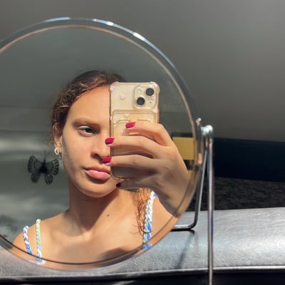 natinhatuita's profile picture. 71 é o ddd de onde essa putona veio