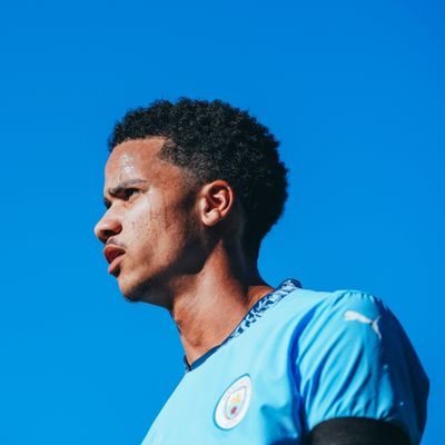 DivineMukasaEra's profile picture. A star for the future. Biggest fan of Divine Mukasa 🏴󠁧󠁢󠁥󠁮󠁧󠁿 🇺🇬  and Manchester City.