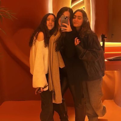 hannah_higgy's profile picture. pathological people pleaser 🪩🎀🩻🦷💌