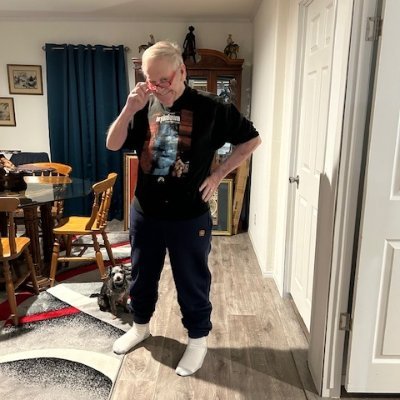 Dennis476950's profile picture. 