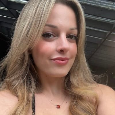 bri23401's profile picture. influencer