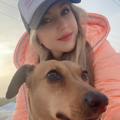 A confident and sunny woman😊
Fashion Collector 👠👘💎
Traveler 🌍✈🚁
Fitness, skiing, diving 🏇⛷🧘♀️🤿