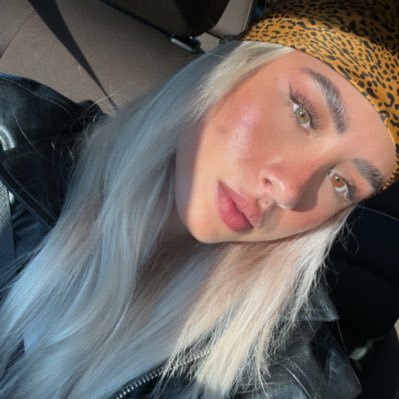Tengo heterocromia, hablo mucho y me gusta hacer videos en YouTube. 👇🏼