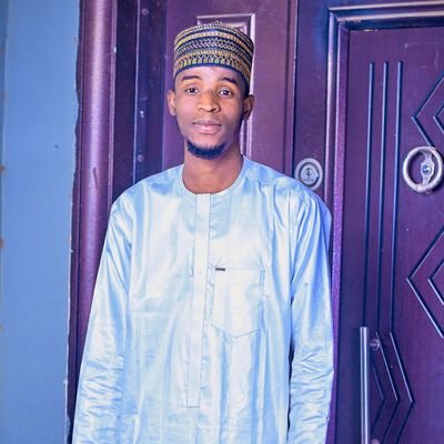 Proudly Muslim#📝Physicist🧲🔭A physicist by training, believes in living life to the fullest and focusing on personal strenths for happiness.
Fudmite🎓