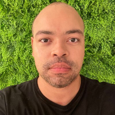 Atualmente, redator do site @Obsfamosos e dono do blog @cjmartim
