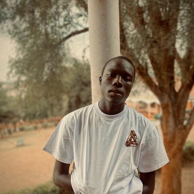 LLADULLE's profile picture. 