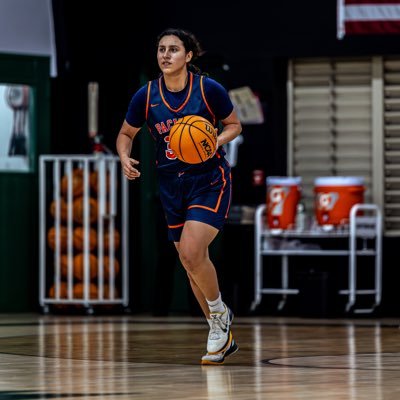 Girl🏀Athlete 2028 | IG: @kk_burrus Pacifica Christian OC | C/O 2028 Varsity🏀#34 | 5’9 | PF,SF,PG 🇲🇽🇩🇪🇺🇸| Robotics 🤖 Trilingual | Mandarin | Spanish