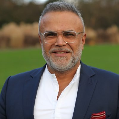 Politikberater; Bundesvorsitzender Kurdische Gemeinde Deutschland; ZDF Fernsehrat; Ehrenpräsident d. Bundesarbeitsgemeinschaft der Immigrantenverbände in D