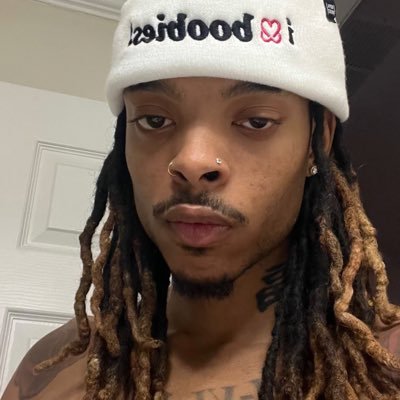 6’1 🐺| DMs is where all the magic happens 💰🤫| account 2/5 | Don’t dm trynna small talk im not responding I promise 🫨| responding to buyers only💫