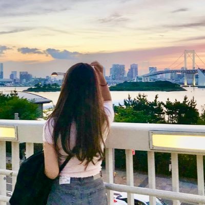karugamo0801's profile picture. 28歳 | 商社事務→フリーランス→FIRE | AI企業研修 | 資産形成 | 超暇人デビューしました🫧