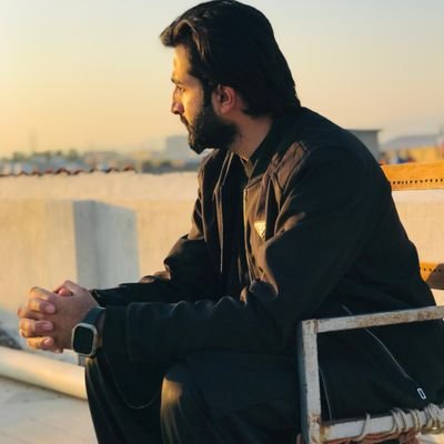 UsMan1307's profile picture. photon in a double slit 💥
