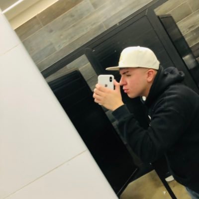 maxiezequiell16's profile picture. !