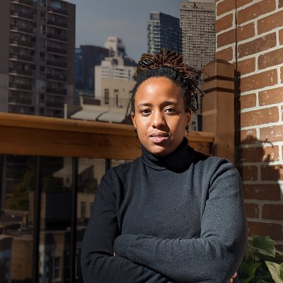 elizarbee's profile picture. 