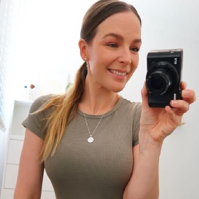 sc26334's profile picture. Women are like tea bags. You don't know how strong they are until you put them in hot water