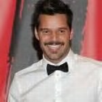 toscamanu's profile picture. Amo la musica ,la danza il teatro ,le arti in generale .Conversare e condividere la passione x Mr.Ricky Martin!