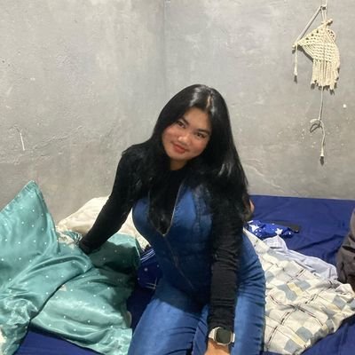 avrilll_rbcs's profile picture. “ that's life, we are all addicted to something that ruins us...”