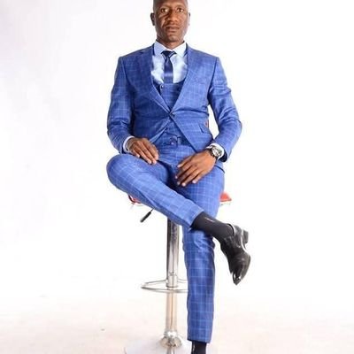 Holder of Bcom in Insurance and Risk Management(MSU)//
Masters in Business Administration (MSU).//Certificate in Executive Digital Marketing (MAZ).