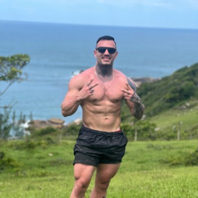leo96k1's profile picture. 