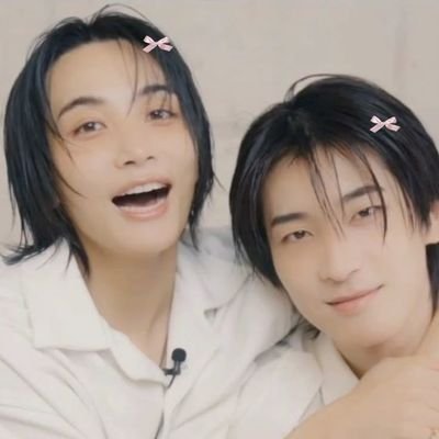 SVT_Lala11's profile picture. seventeen until seventy 💎

When you're having a hard time, turn around & you'll see SEVENTEEN members. We are here for you. – 최승철