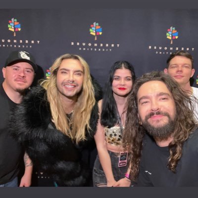 insomniac piece of shit✌🏻 this account is 99,9% tokio hotel and 0,1% my life. you’re warned