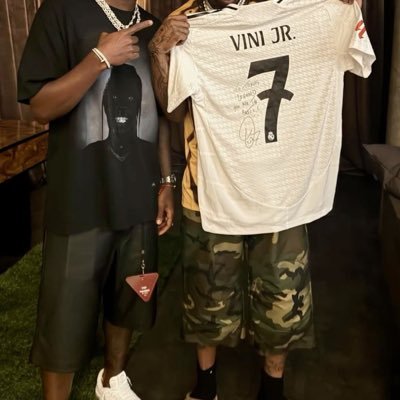 seveenteeen17's profile picture. j’ai tout perdu le 28 octobre 2024. @Cristiano, @vinijr, @realmadrid