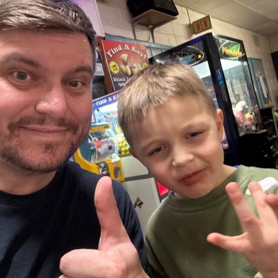 husband, father, occasional retweeter of nonsense... Manchester United, Buffalo Bills, AEW Wrestling, sleep token, Dad jokes…New Balance enjoyer