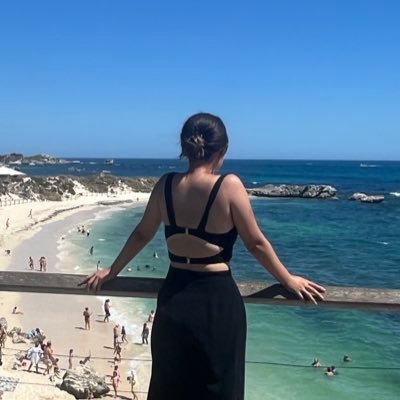 bluemel_kura's profile picture. Webデザイン、Webマーケティング🌸 Web広告代理店の営業→ワーホリ🇦🇺→ 広告企業でSNS運用と夜のお店のバナー制作 ｜ バナー作成、SNS用画像作成などジャンル問わず承ります！｜V系とアイドルと美味しいものが好き。