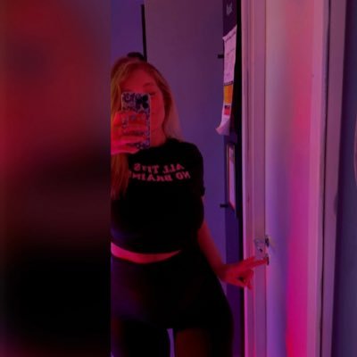꧁ 𝒮𝒽ℯ 𝓉𝓊𝓇𝓃ℯ𝒹 𝒽ℯ𝓇 𝒸𝒶𝓃’𝓉𝓈 𝒾𝓃𝓉ℴ 𝒸𝒶𝓃𝓈 𝒶𝓃𝒹 𝒽ℯ𝓇 𝒹𝓇ℯ𝒶𝓂𝓈 𝒾𝓃𝓉ℴ 𝓅𝓁𝒶𝓃𝓈 ꧂ ✈️📖❤️📽️🎼💃🏼💄🌊🌅🌕🎭📸