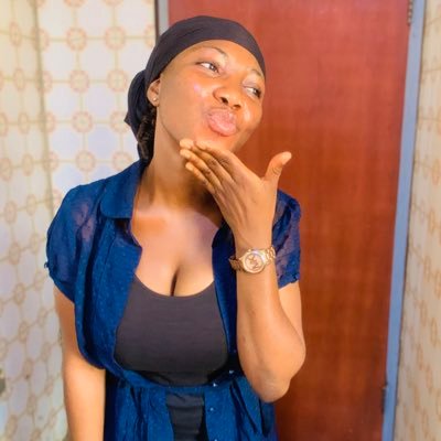 sinuhorlahscent's profile picture. Daughter of grace || Techie || Introvert || Music Lover || Perfume Vendor || Chelsea ||Fash's Addiction || Virtual Assistance ||  Feminist || Fastidious
