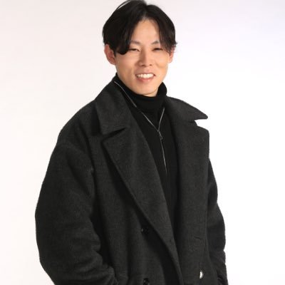 転職支援/3ヶ月で圧倒的な進化成長を作る/人の可能性を解放する/元0,08%の冬季レンジャー隊員/マネジメント200名以上/「 公務員からベンチャーで利益2倍/個人でも月収100万達成/人生諦めた過去から月収3桁の1人社長/誰と出会うかで人生は大きく変わる/人はいつからでも変われる