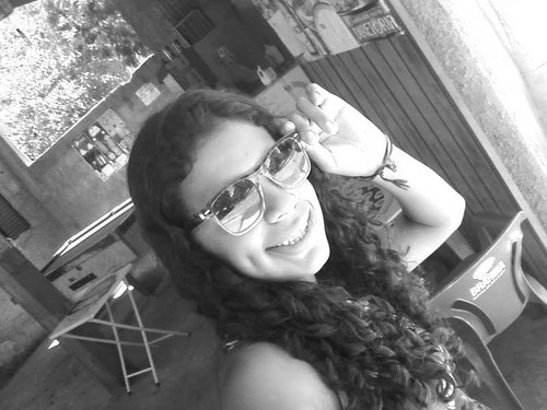 morena , Flamenguista , amiga , sincera e fiél        ♥