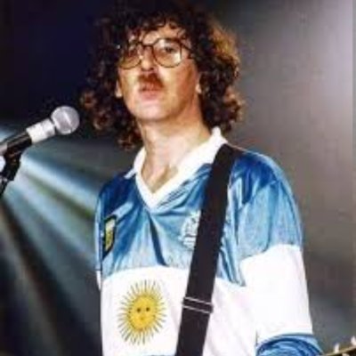 el argentino que se parece al argentino que se parece a brad pitt Perón.