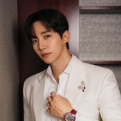 European fanbase sharing news, info and media about #이준호 #LEEJUNHO 💛