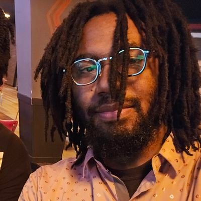 fighting game fan|artist|27y|memelord|
game collector|anime enthusiasts|
king of strategic unga| tea specialist|
