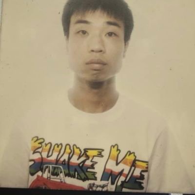 HUSKING BEEで ギター弾きながら歌う担当
磯部正文BAND / CORNER(憩) /MARS EURYTHMICS(休止)
広島生まれ育ちのカープファン
2020/11/4 HUSKING BEE 10th Album 「eye」 release
