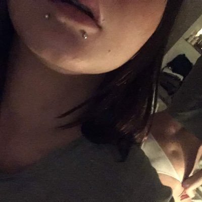 🌺 I'm 19 yo, 🍒 little boobs, 🌹nice kitty, 🍑 great butt | DM for more information 🤤 For Buyers Only. https://t.co/mB38mKwLEN