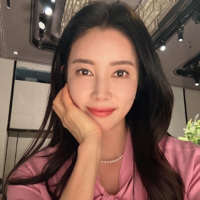 Former dermatologist Now entrepreneur Loves cooking Reading Yoga Meditation Golf Hiking and travelling Honest values Loves small animals 🚫 Porn sites