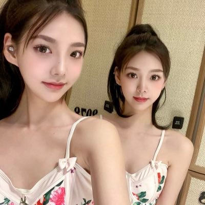 wenwen485's profile picture. 姐姐雯雯/妹妹婷婷/ 分享雙胞胎姐妹的美好與熱愛 /不定期抽一位粉絲一起玩/所以追蹤我有驚喜吖/