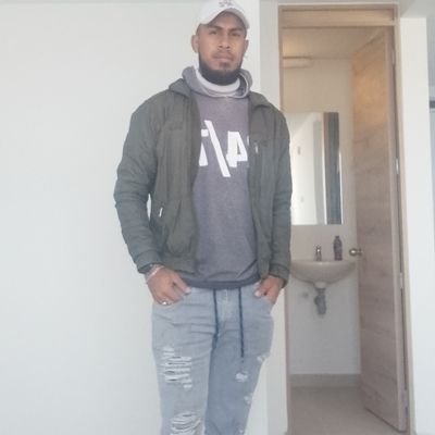 Mucho gusto me llamo Rafael soy nuevo en el tema me gusta experimentar de todo un poco y disfrutar de la vida y de todos sus placeres